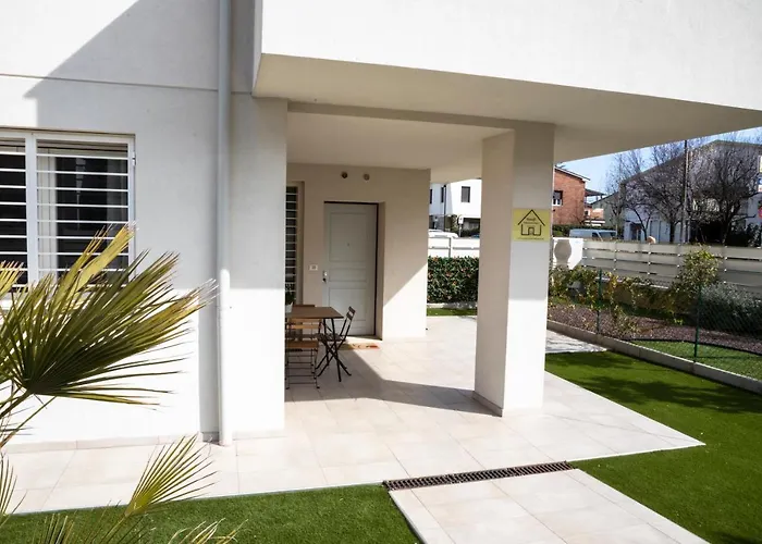 Guest house Maisonette Park 4*