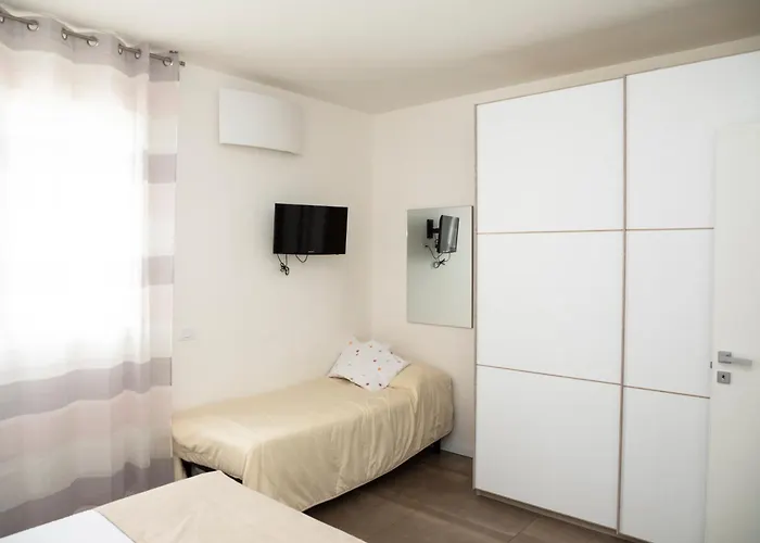 Guest house Maisonette Park 4*